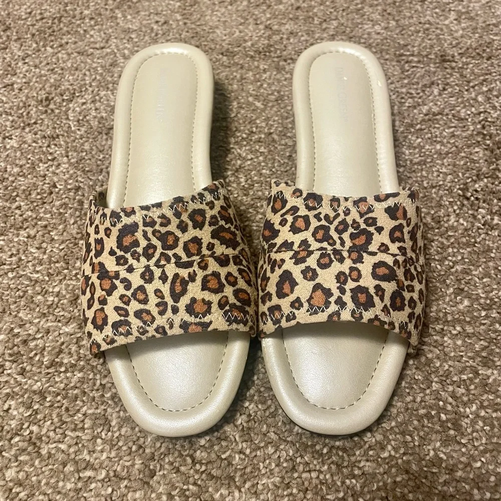 Cheetah Sandals. Great Shape. Stretchy - Picture 1 of 5